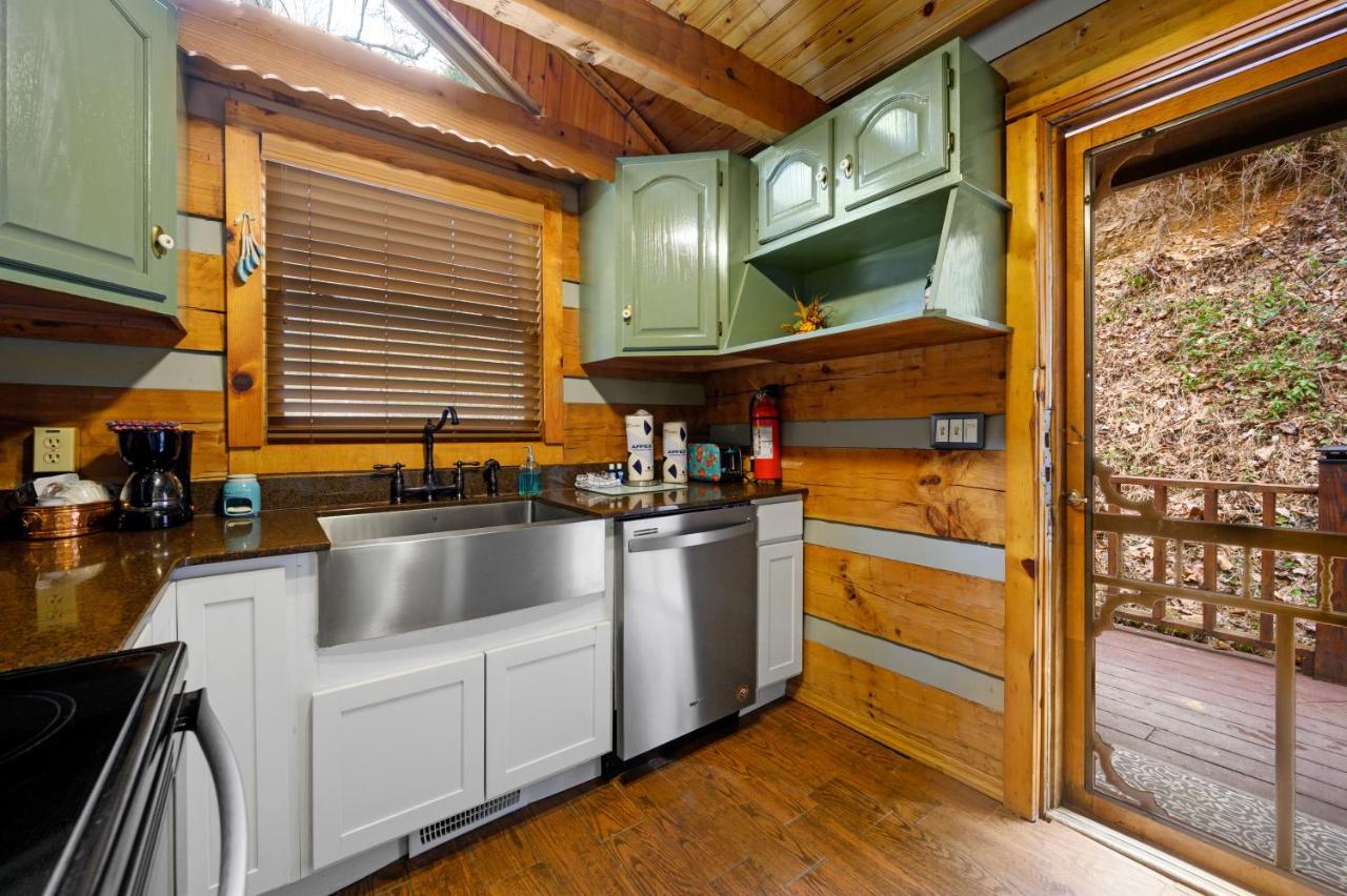The Robins Nest With Hot Tub Villa Пиджен Фордж Екстериор снимка