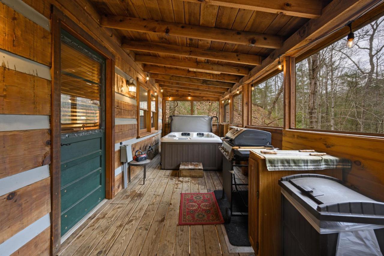 The Robins Nest With Hot Tub Villa Пиджен Фордж Екстериор снимка