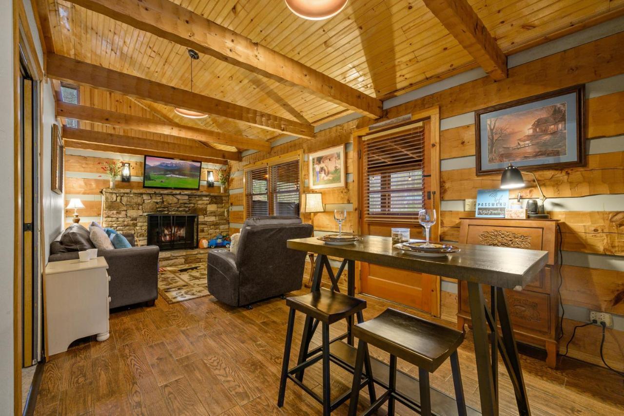 The Robins Nest With Hot Tub Villa Пиджен Фордж Екстериор снимка