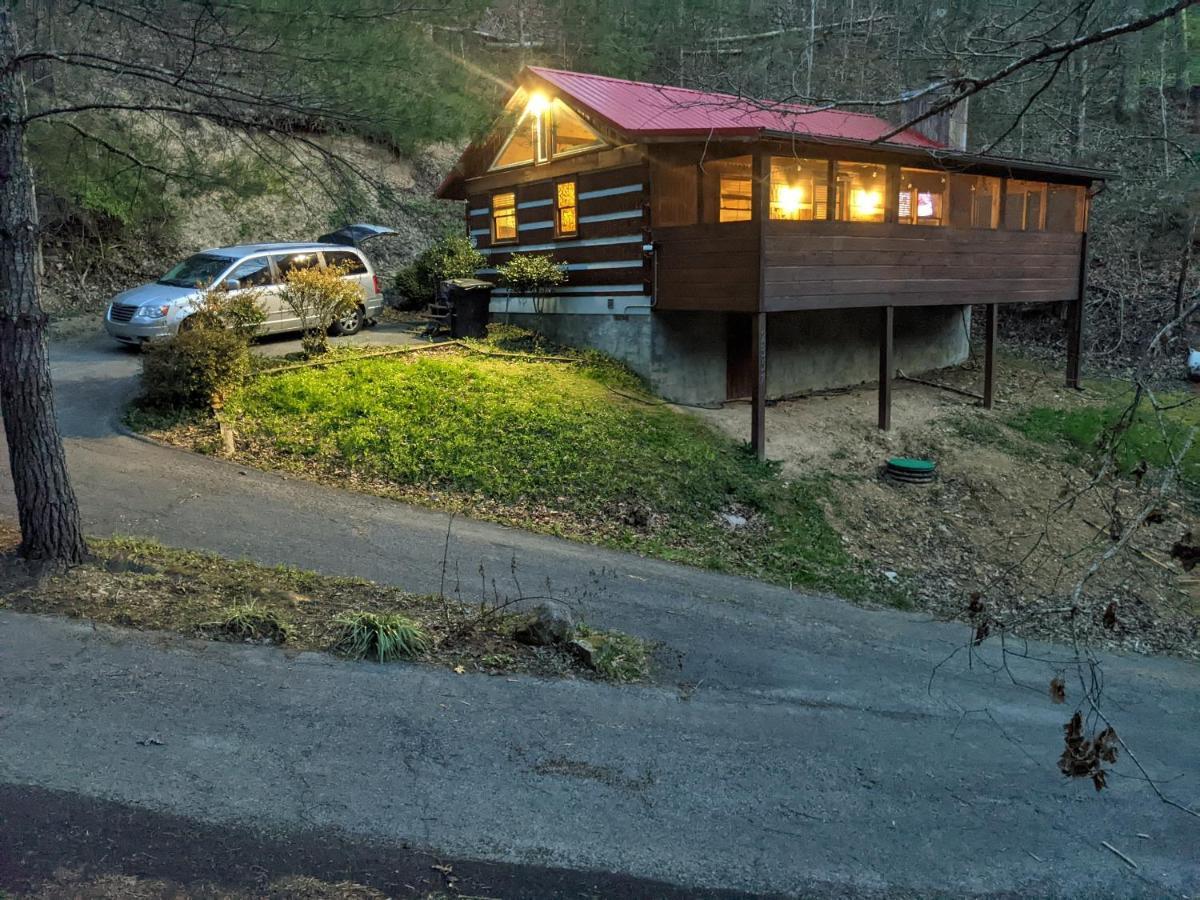 The Robins Nest With Hot Tub Villa Пиджен Фордж Екстериор снимка